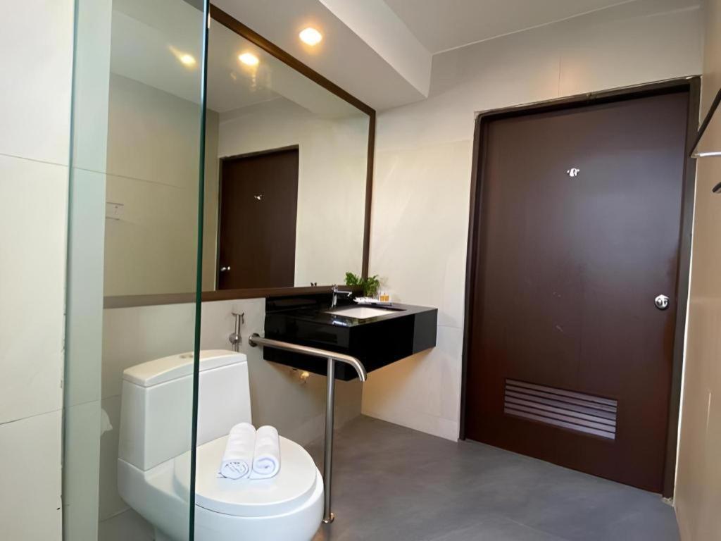 Kemena View Hotel Kuching Bagian luar foto